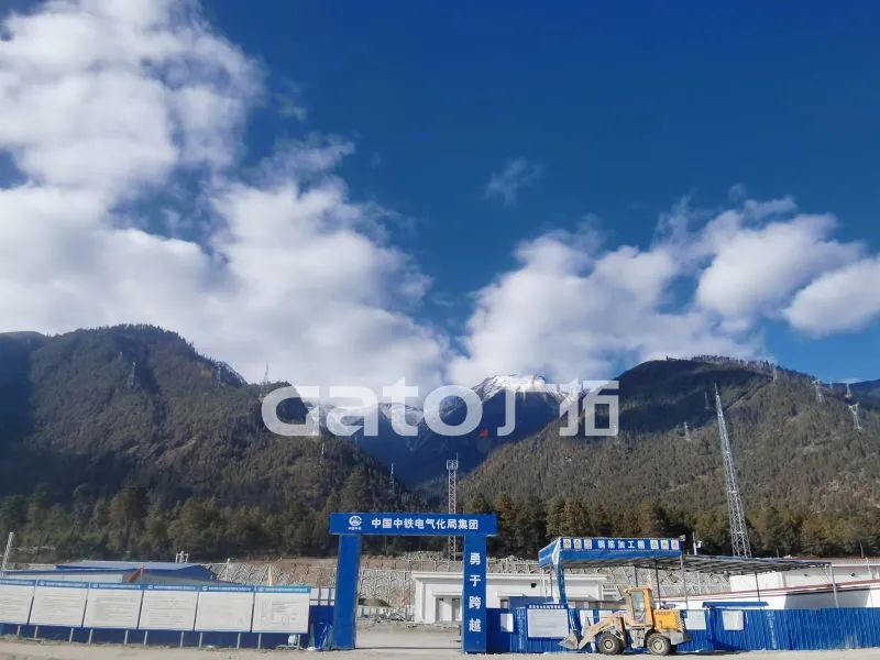 在海拔3700米高原裝電子圍欄是什么體驗(yàn)？ 打卡西藏第一條電氣化鐵路(圖3)